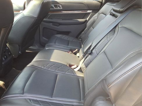 Used 2018 Ford Explorer Platinum AWD/4WD image 18