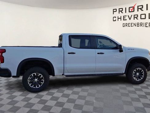 Used 2025 Chevrolet Silverado 1500 ZR2 w/ Technology Package AWD/4WD image 9