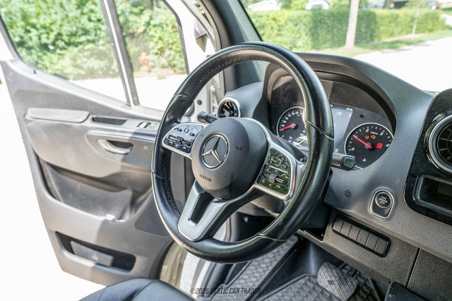 Used 2023 Mercedes-Benz Sprinter 2500 image 43