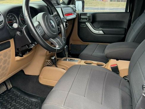 Used 2012 Jeep Wrangler Rubicon w/ Dual Top Group image 9