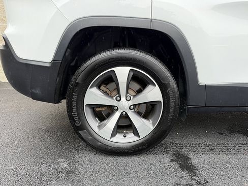 Used 2020 Jeep Cherokee Limited AWD/4WD image 8