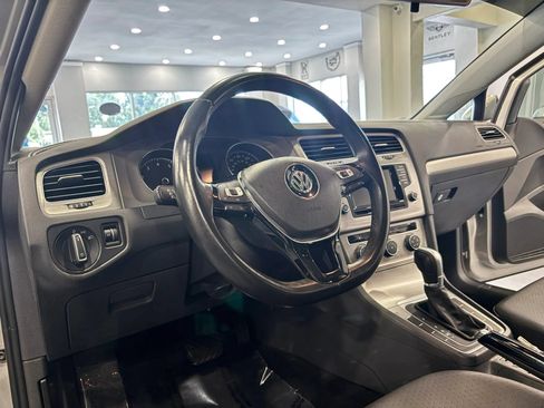Used 2015 Volkswagen Golf S FWD image 20