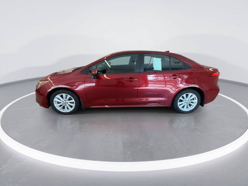 Used 2024 Toyota Corolla LE w/ LE Convenience Package FWD image 4