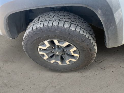 Used 2021 Toyota Tacoma TRD Off-Road AWD/4WD image 9