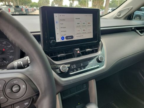 Used 2024 Toyota Corolla Cross LE w/ Moonroof Package FWD image 24