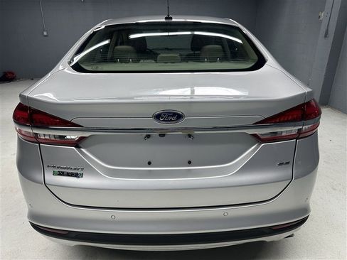 Used 2017 Ford Fusion Energi SE image 6
