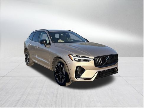 New 2026 Volvo XC60 B5 Plus image 3