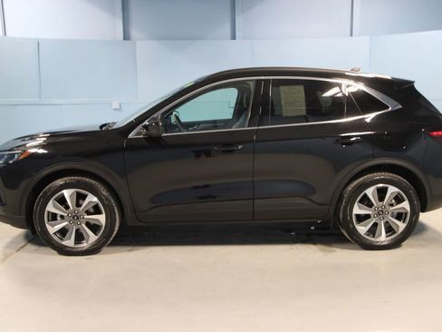 Used 2025 Ford Escape Platinum w/ Premium Technology Package image 25