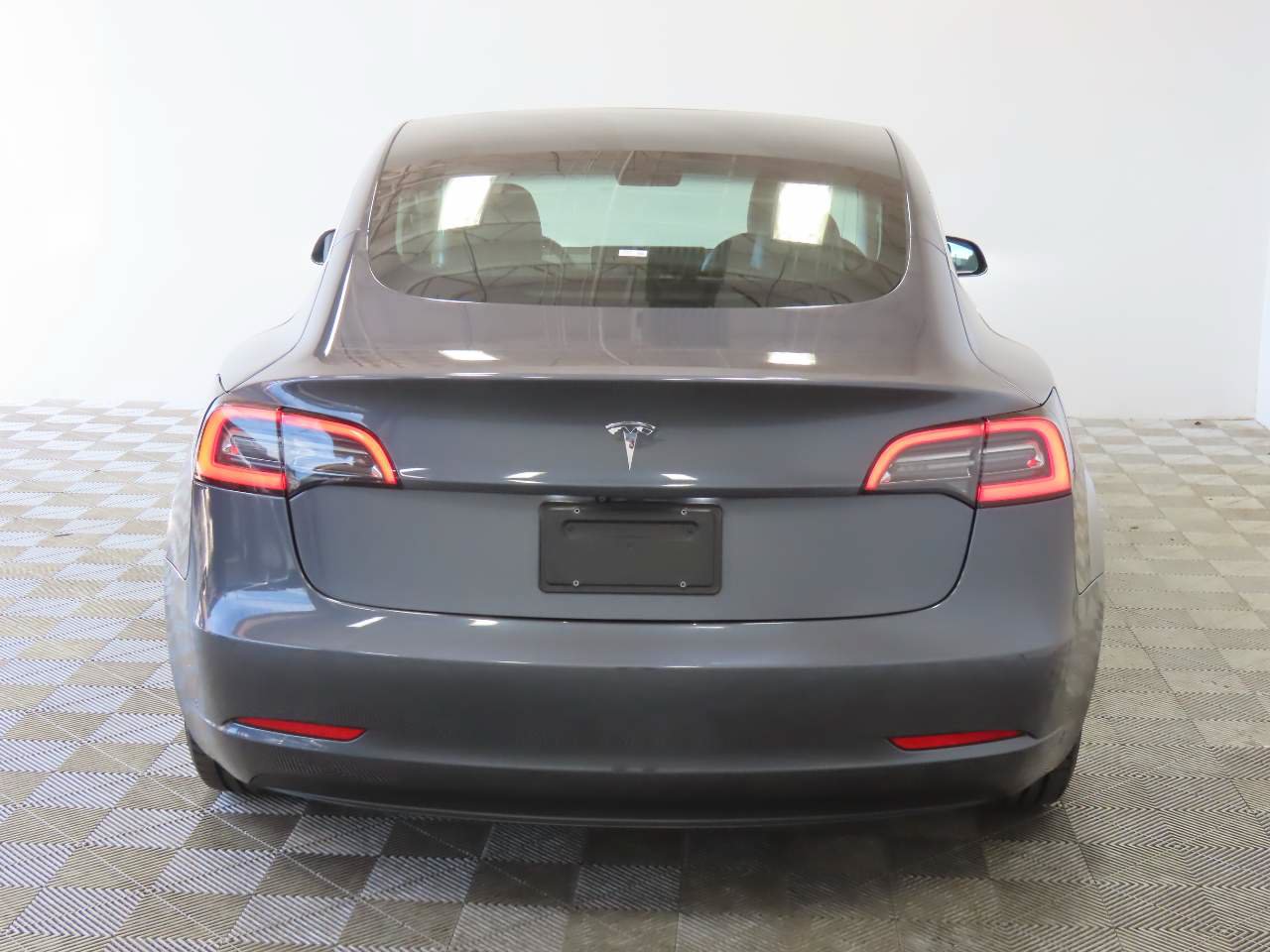 Used 2019 Tesla Model 3 Standard Range RWD image 4