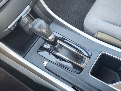 Used 2014 Honda Accord EX image 19