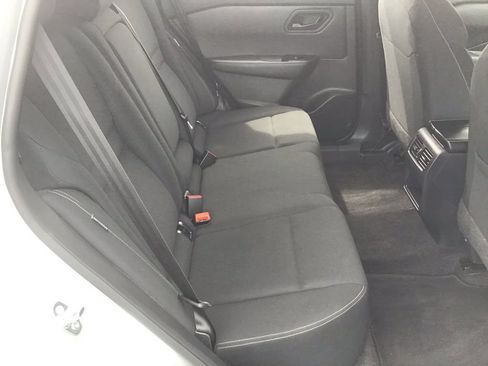 Used 2025 Nissan Rogue S FWD image 12