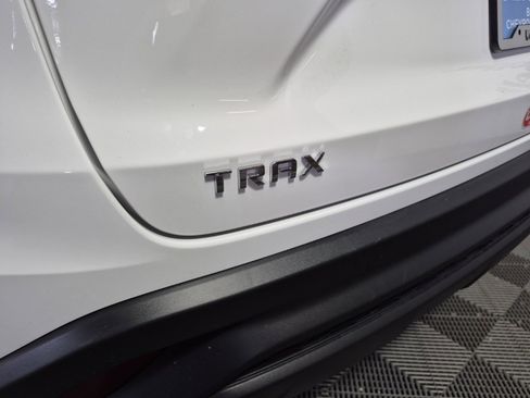 Certified 2025 Chevrolet Trax LS image 6
