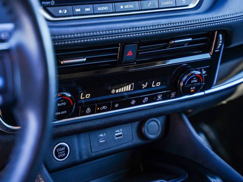 Used 2023 Nissan Rogue SL image 23