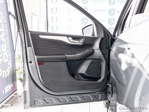 Used 2021 Ford Escape SE w/ Cold Weather Package FWD image 28