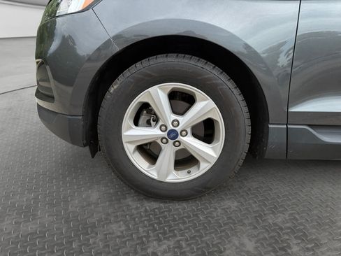 Used 2020 Ford Edge SE FWD image 9