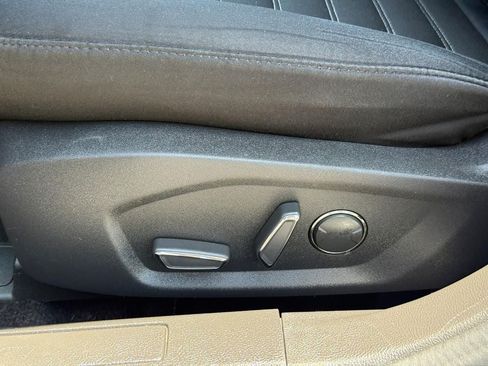 Used 2015 Ford Fusion SE FWD image 18