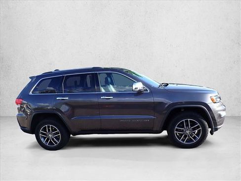 Used 2017 Jeep Grand Cherokee Limited AWD/4WD image 4