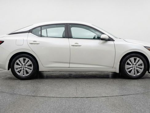 Used 2025 Nissan Sentra S FWD image 11