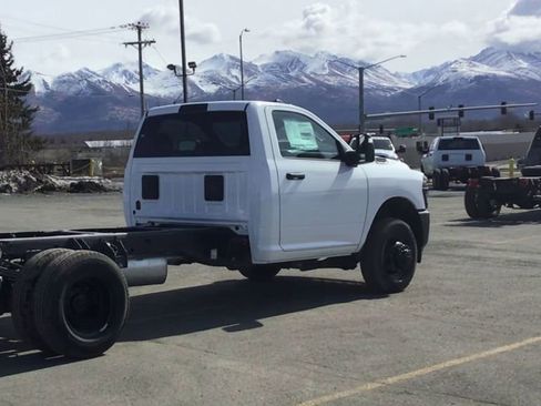 New 2025 RAM 3500 Tradesman image 8