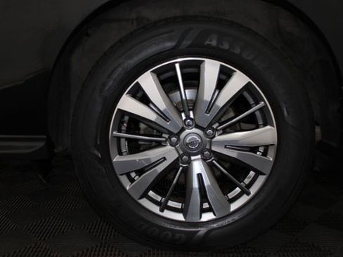 Used 2019 Nissan Pathfinder S image 7