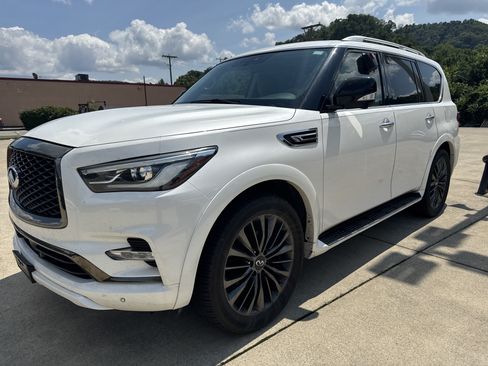 Used 2021 INFINITI QX80 Premium Select w/ All-Season Package AWD/4WD image 3
