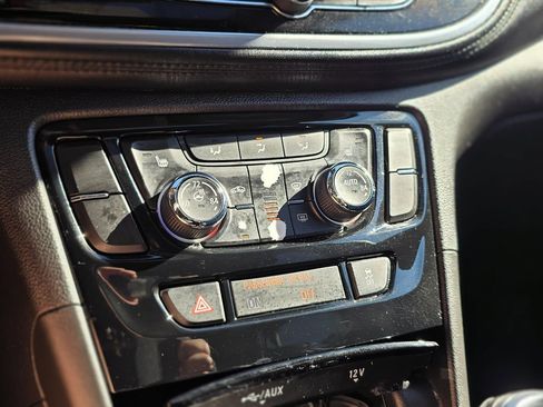 Used 2019 Buick Encore Essence image 36