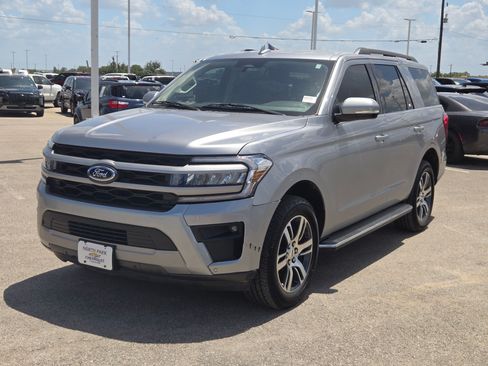 Used 2022 Ford Expedition XLT RWD image 7