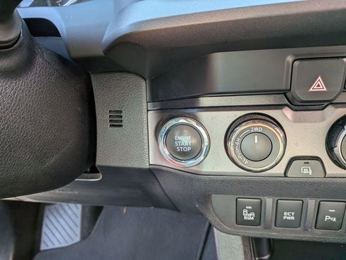 Used 2023 Toyota Tacoma TRD Sport w/ Technology Package AWD/4WD image 22