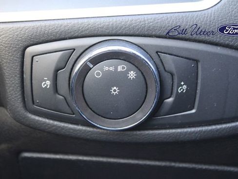 Used 2018 Ford Edge SEL image 21