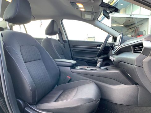 Used 2025 Nissan Altima 2.5 SV image 37