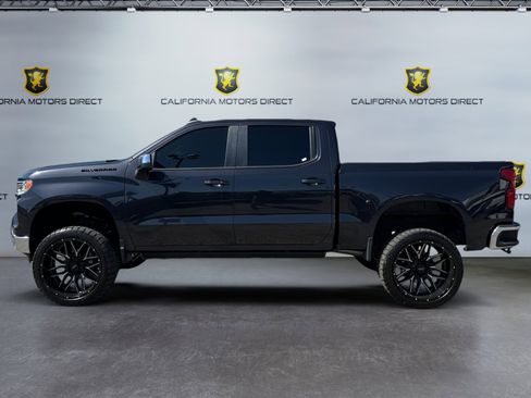 Used 2022 Chevrolet Silverado 1500 LT w/ LPO, Dark Essentials Package RWD image 2