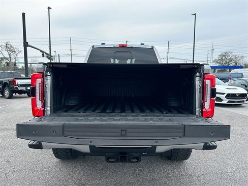 Used 2023 Ford F250 Platinum image 16