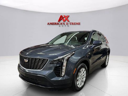 Used 2021 Cadillac XT4 Luxury w/ Cold Weather Package AWD/4WD image 2
