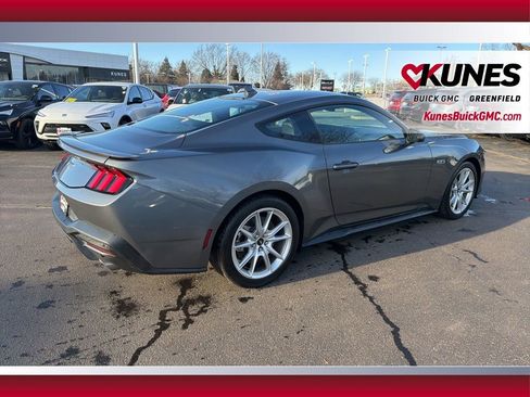Used 2025 Ford Mustang GT Premium image 5