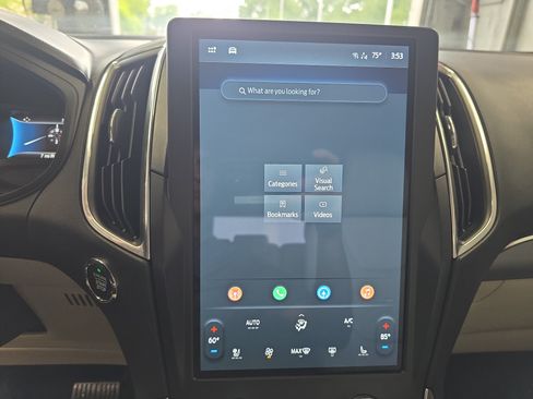 Used 2022 Ford Edge Titanium AWD/4WD image 22
