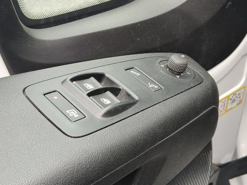Used 2025 RAM ProMaster 2500 w/ Convenience Group FWD image 15