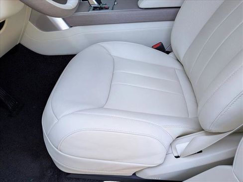 New 2026 Land Rover Range Rover Long Wheelbase SE image 4