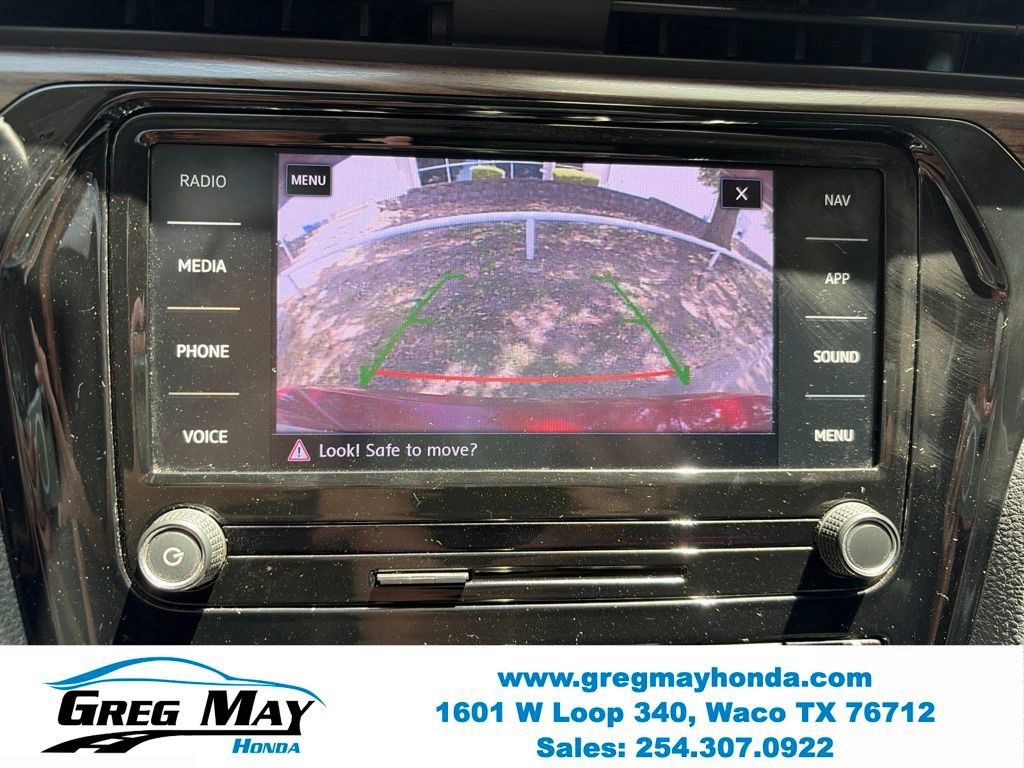 Used 2022 Volkswagen Passat 2.0T FWD image 33