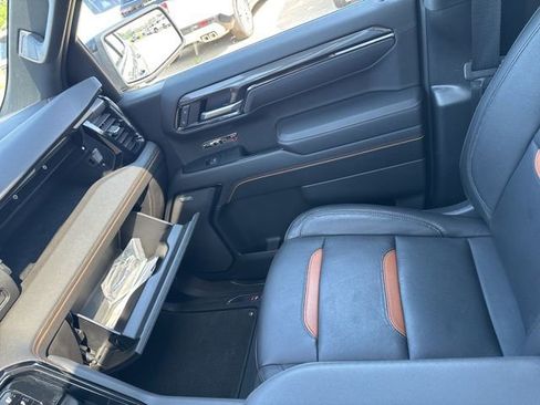 Used 2025 GMC Sierra 1500 AT4 w/ AT4 Premium Package AWD/4WD image 25