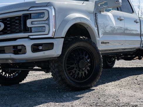 Used 2026 Ford F450 Platinum w/ FX4 Off-Road Package image 7