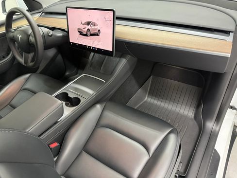 Used 2023 Tesla Model Y Long Range image 8