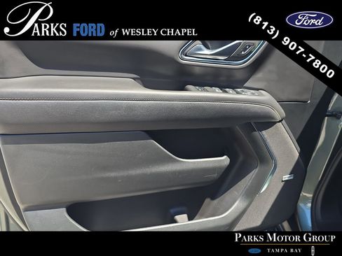 Used 2024 Chevrolet Suburban Premier AWD/4WD image 17