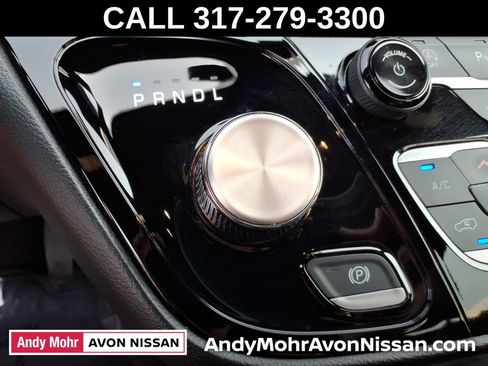 Used 2025 Chrysler Pacifica Select FWD image 31