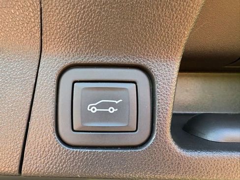 Certified 2023 GMC Acadia SLE w/ Driver Convenience Package image 37