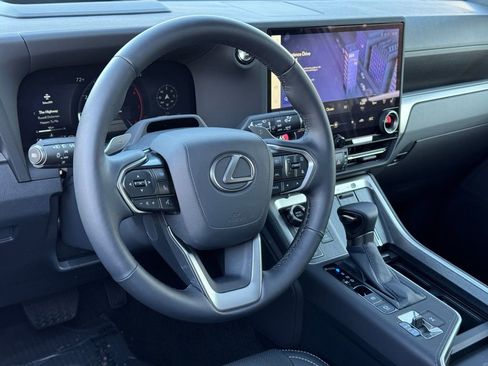 Used 2025 Lexus GX 550 image 22