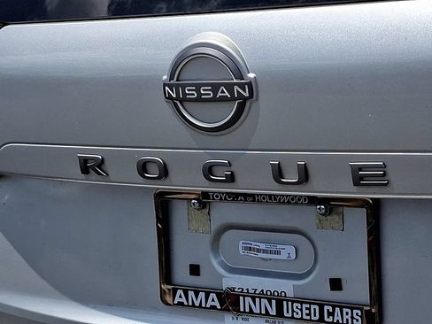 Used 2024 Nissan Rogue S AWD/4WD image 7