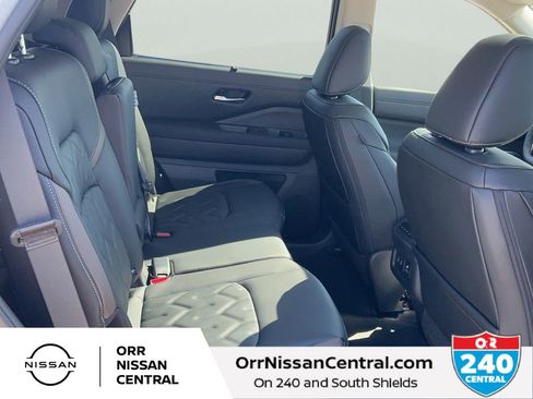 New 2026 Nissan Pathfinder Platinum image 12