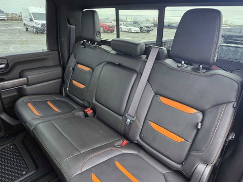Used 2022 GMC Sierra 2500 AT4 w/ AT4 Preferred Package AWD/4WD image 17