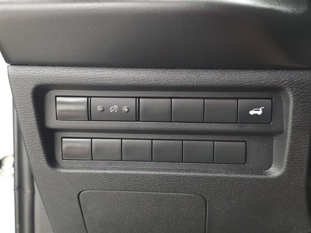 Used 2024 Mitsubishi Outlander AWD image 30