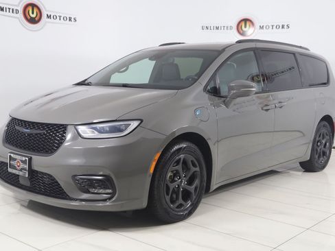 Used 2021 Chrysler Pacifica Touring-L w/ S Appearance Package FWD image 5